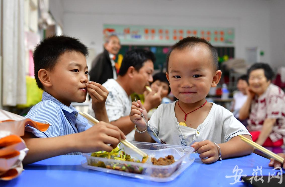 记者探访洪灾安置点,安徽安庆洪灾图片