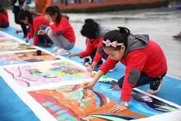 超大大大大网红小黄鸭空降常州，萌到尖叫