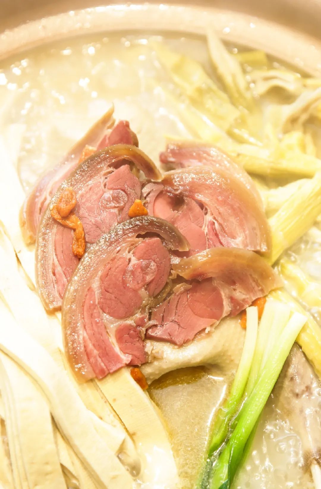 伏天吃鸭！这原汁原味神仙老鸭汤，地道杭州鸭煲味！还能外送到家！赶紧来一碗吧