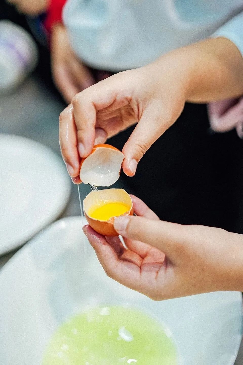 你好这里是成都翻译英文,你知道武汉商学院么