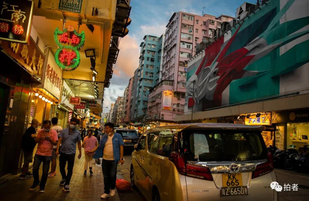 香港单亲妈妈住8平方劏房,香港深水埗劏房单亲妈妈