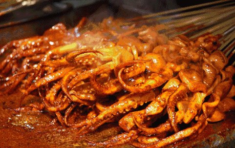 西安7岁女孩吃了一串烤鱿鱼致旧疾复发，医生提醒：这类人远离海鲜产品