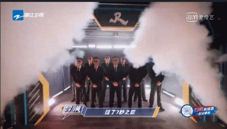 他这是中年发福了吗?