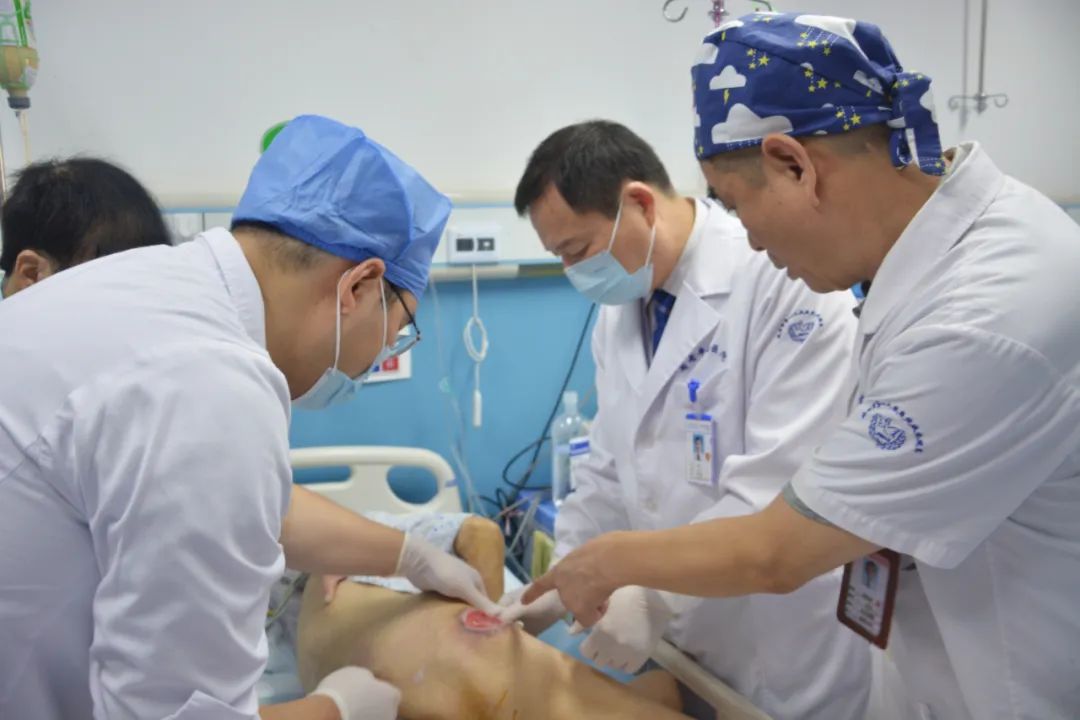 【专家在身边】因一个小小的皮肤破溃,她竟收到“病危通知书”!专家提醒:家有卧床老人,一定要注意这两点!