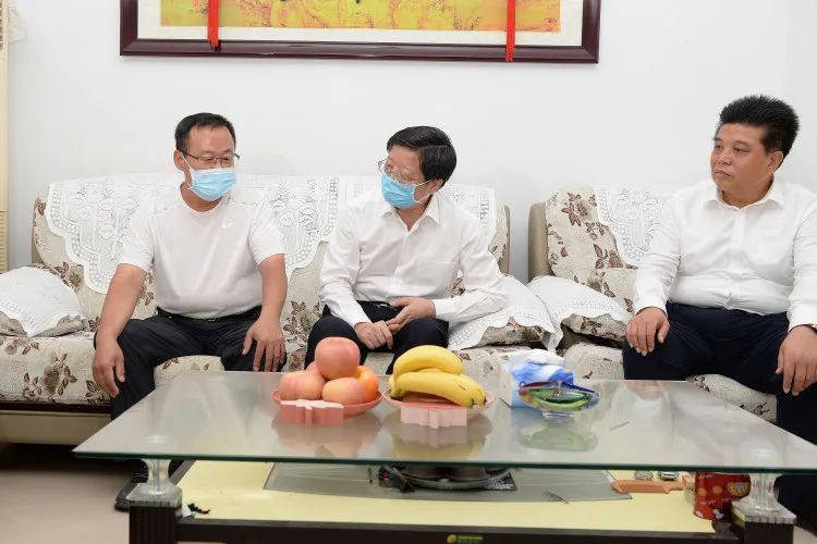 钱三雄走访慰问驻邢部队和现役军人家属、退役军人代表