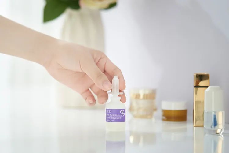 让脸上斑去掉,让脸上的皮肤变白