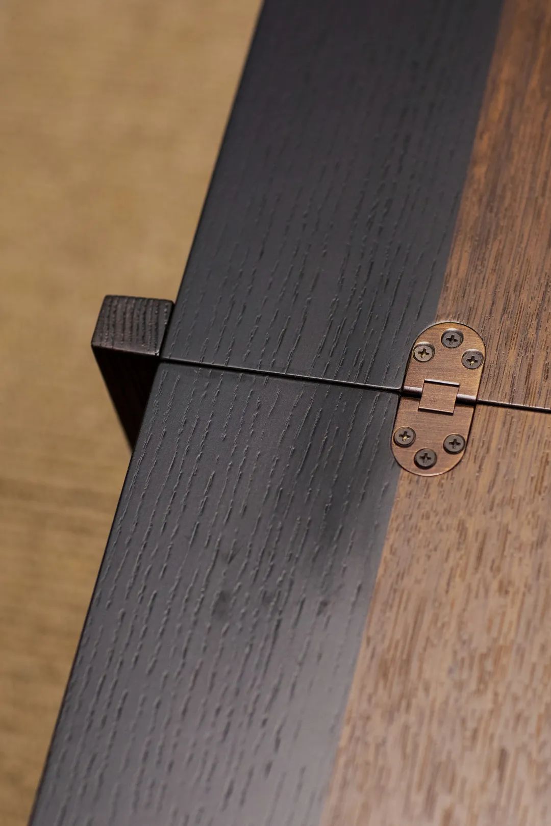 让家具的陪伴慢下来，追上这个速朽时代