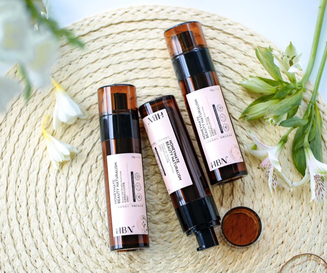 女人脖子有颈纹和年龄有关吗,一条颈纹代表二十岁