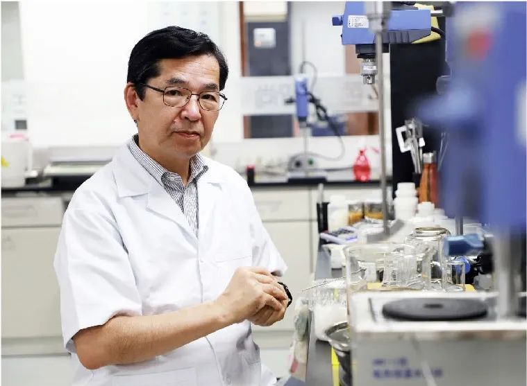 一条颈纹老十岁教你一招淡化,女人脖子有颈纹和年龄有关吗