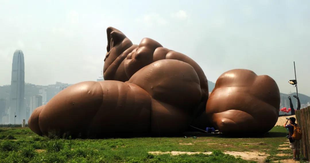 贝鲁特大爆炸后艺术界遭受创伤,塔罗牌为什么在大混乱中再度流行?