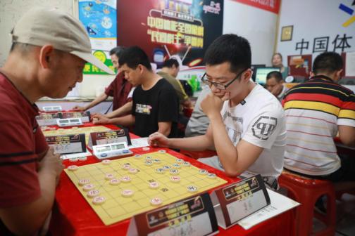 践行公益温暖有光体彩实体店内涵更丰富功能更多元