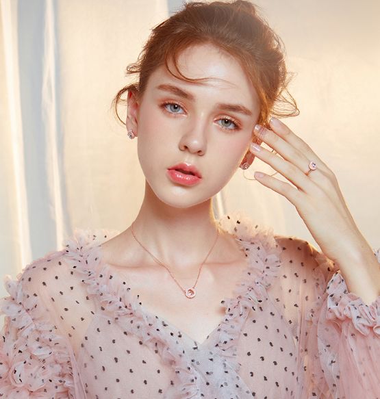 薅奢侈品羊毛！大S同款千元钻石项链，今天只要199