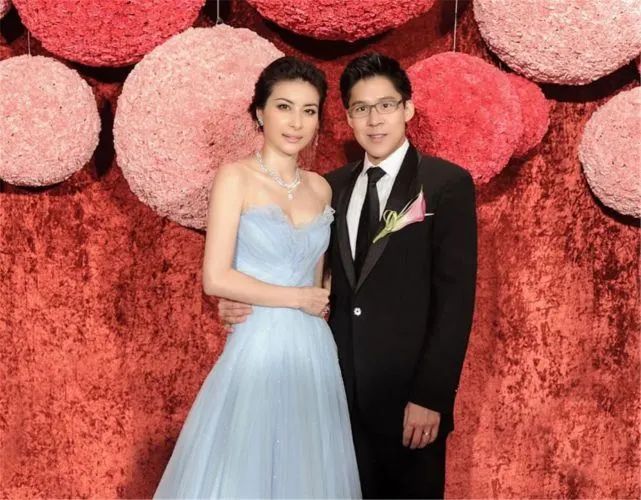 奚梦瑶自曝生活迁就何猷君,奚梦瑶哪一年跟何猷君在一起