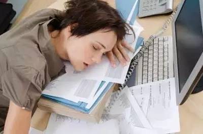 久坐易致7大健康问题,女人久坐当心患上妇科疾病