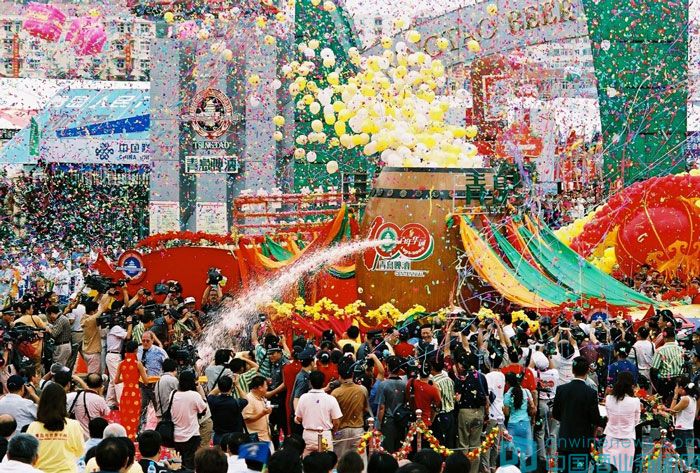 一酒一店一世界,一酒一座城歌词素材