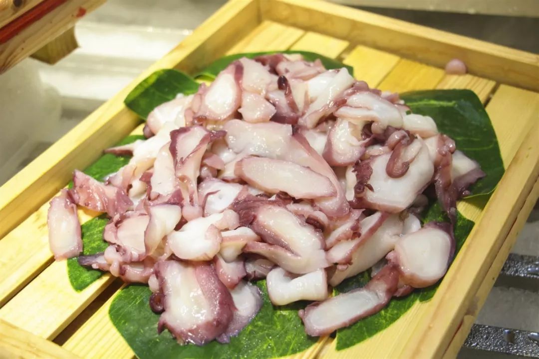 来哈尔滨必打卡的烤肉自助餐厅,哈尔滨最高档海鲜自助火锅