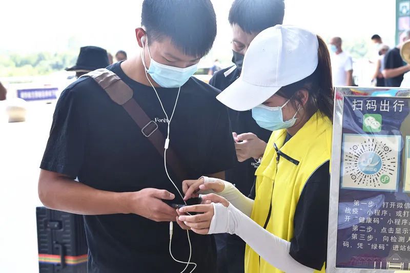 武汉站标识标牌,武汉擦亮城市窗口