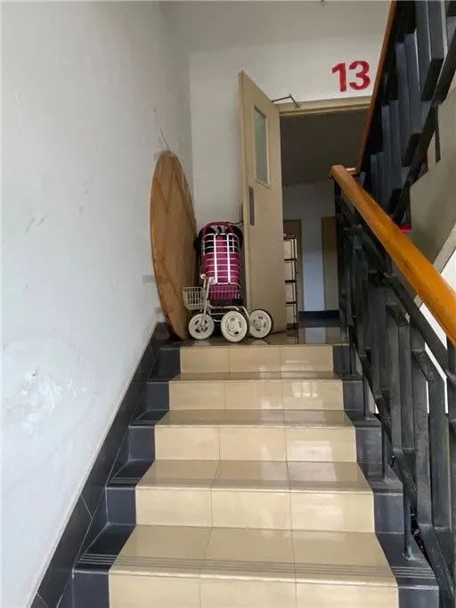 迷路了怎么瞬移回家,如何正确通过四岔路口非机动车