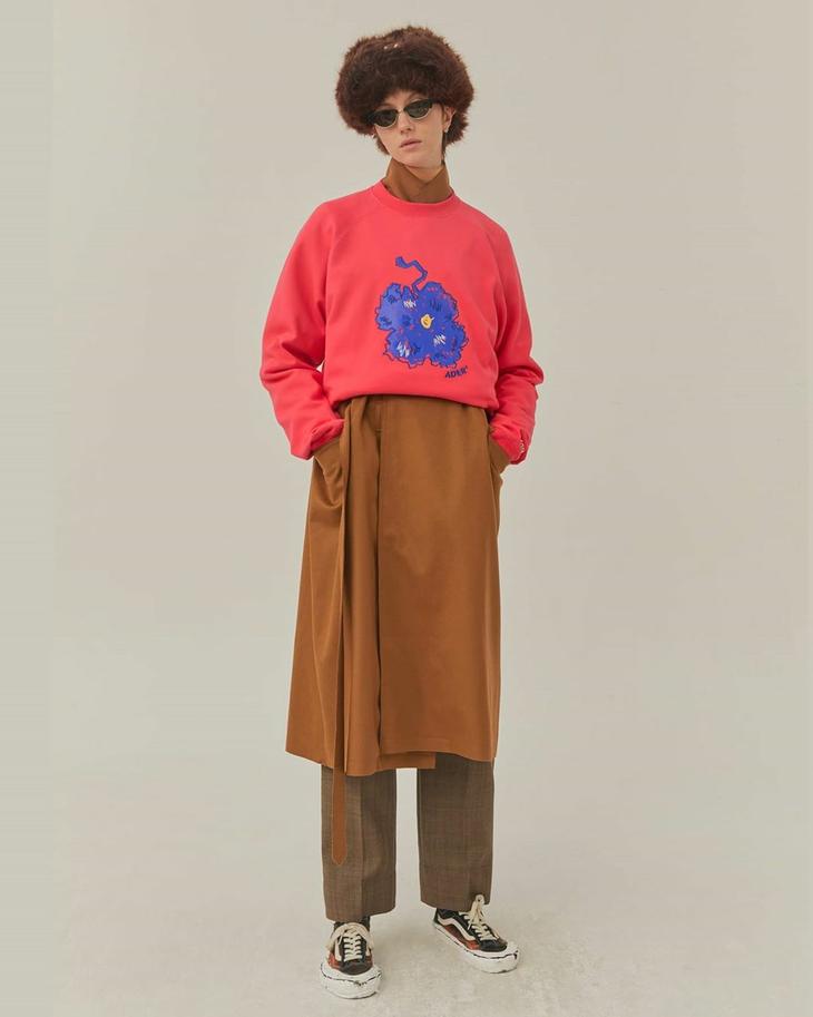 无帽卫衣虞书欣,虞书欣的衣服到底有多少钱