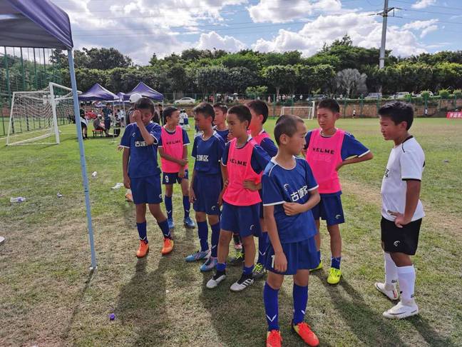 云南丽江少年足球队员,6支足球队代表丽江参赛