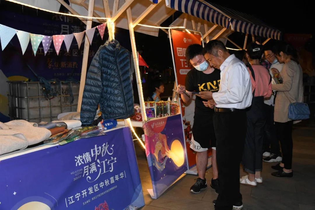 存款超200万家庭,八天突破100万粉丝