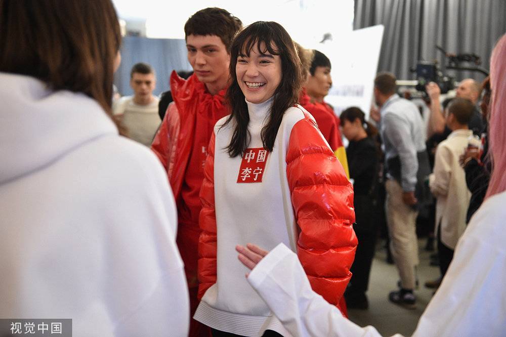 李宁拯救海洋,李宁救了李宁