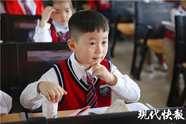 把苜蓿草带进课堂，快宝和南京察哈尔路小学萌娃们一起“涨姿势”