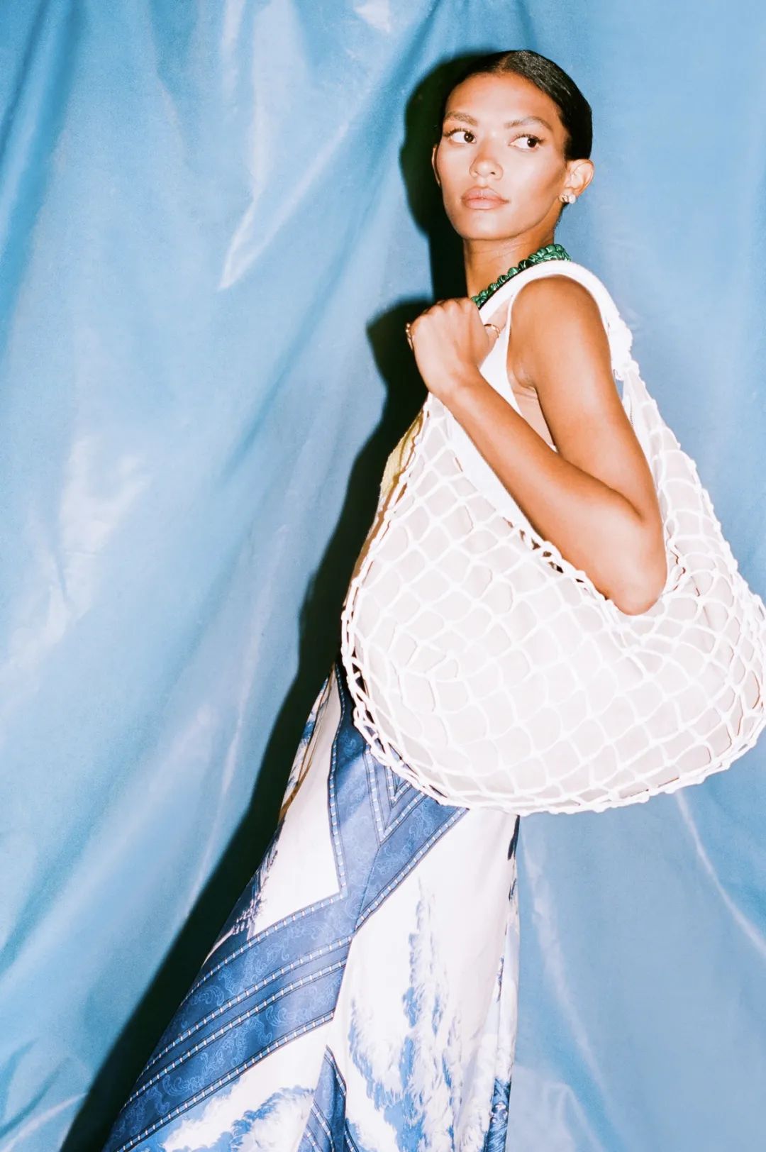 三天打鱼两天晒网｜八戒的珍珠汗衫又在时尚圈翻红了