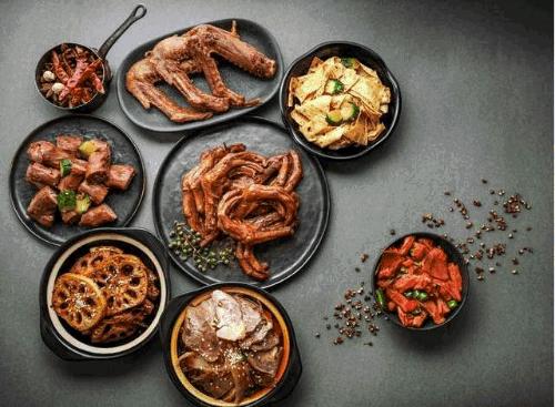 重阳关爱老人暖人心,重阳节陪伴是最好的孝心