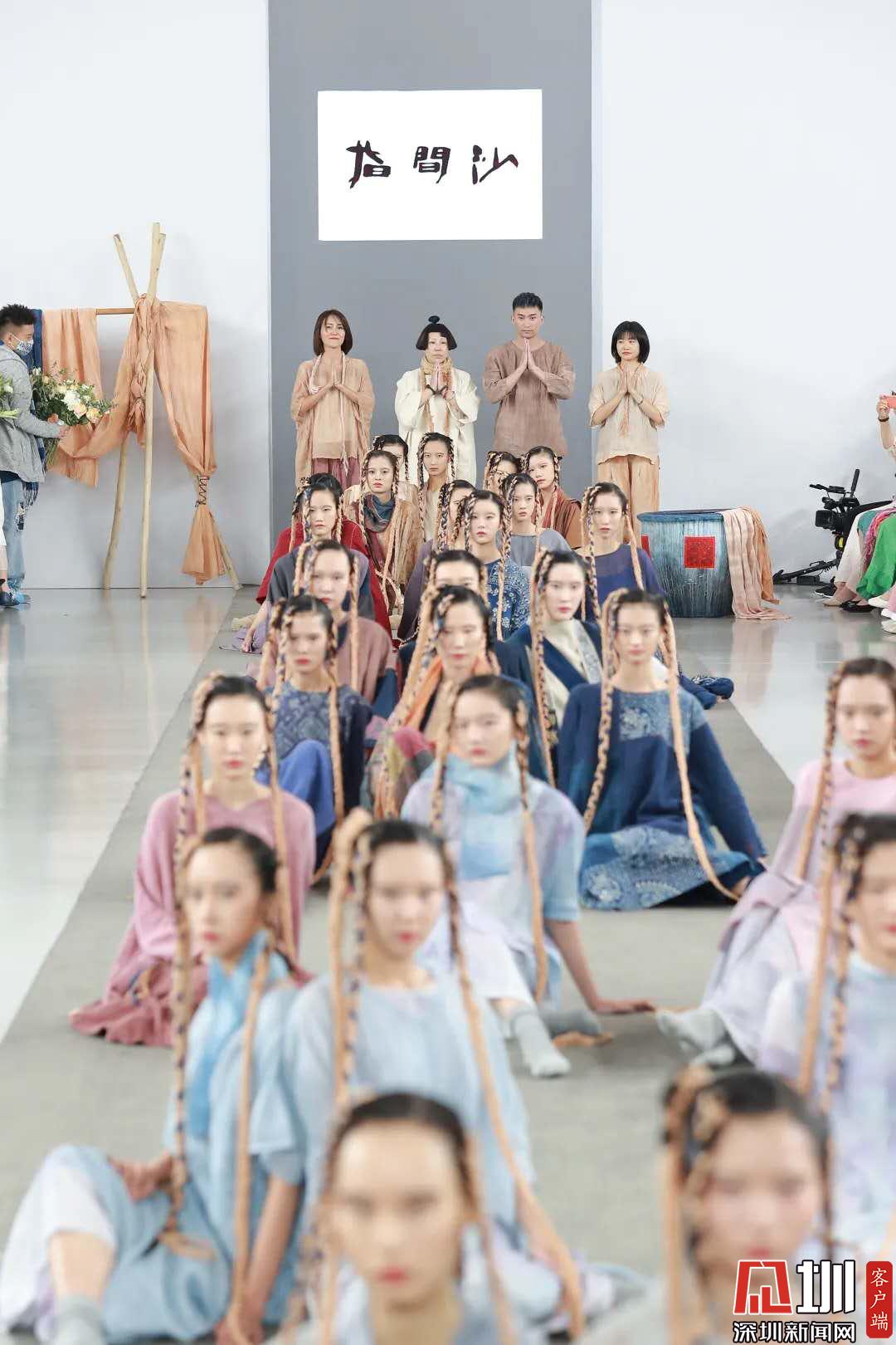 一场惊艳的学院风走秀,一场震撼人心的走秀