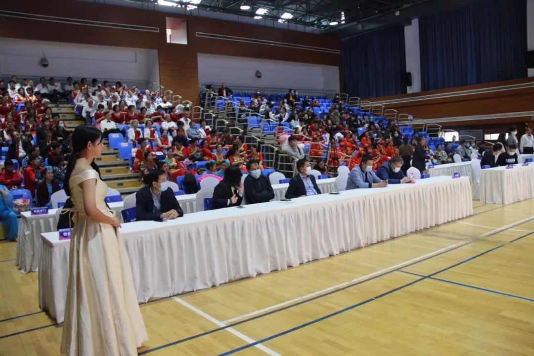 梅陇镇生活日记——梅陇镇举办“社区居民乐小康”暨“撤二建一”20周年社区文化汇演活动