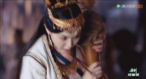 唐嫣再扮紫萱肉眼打碎角色滤镜,唐嫣时隔11年再扮紫萱冻龄美貌