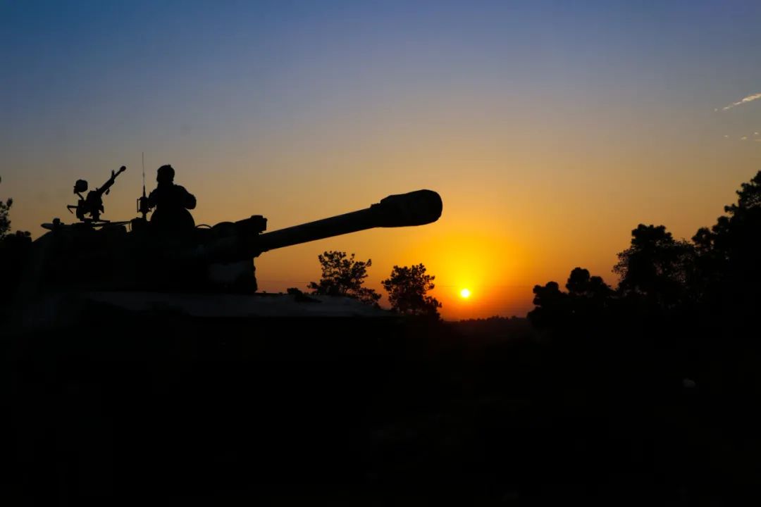 閲嶈繑涓夌晫,閫佸埆涓夌晫