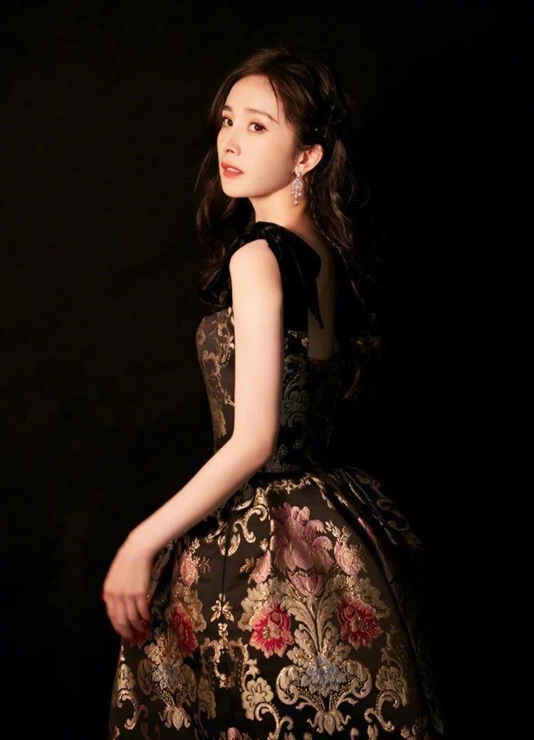 杨幂和杨颖的同款鞋,杨幂和baby同款鞋