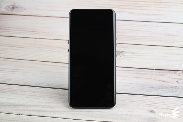 坚果r2是5g吗,坚果r2还值得买吗