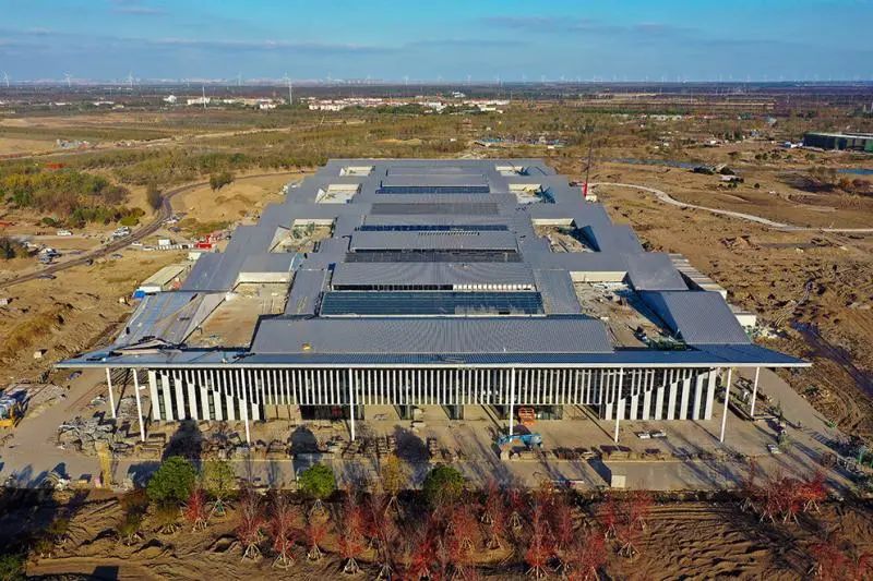 【提示】两棵“大树”迎宾！花博园主入口大门钢结构吊装完成