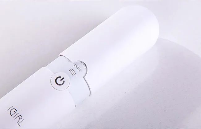 痘痘挤出的白米粒是什么,痘痘挤出来的白色乳浆是什么