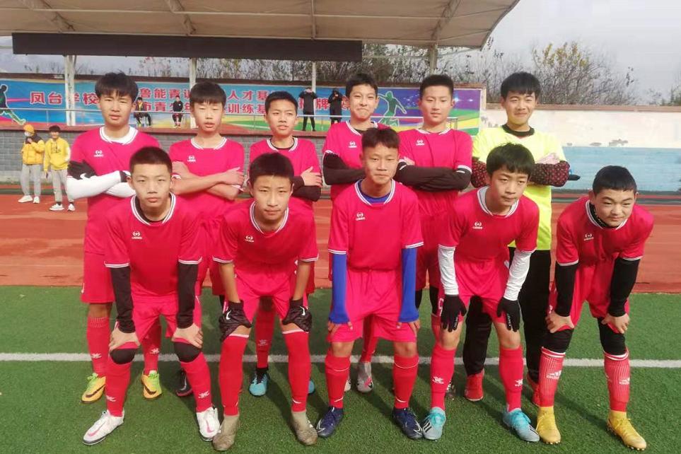 泰山足球小将丨初中组新泰教体队少赛1场，仍高居B组榜首