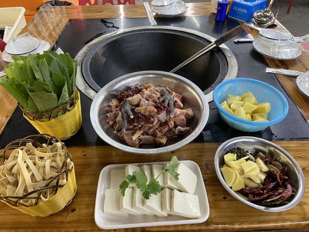 「沸点时刻」今夜我们都是干饭人！柴火鸡、烤肉、仙都酱板鸭、9.9元洁牙等！更有大牌美妆低至4.6折