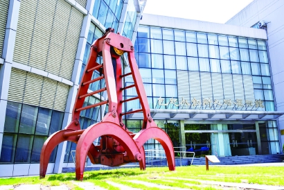 大力弘扬劳模精神劳动精神,劳模工匠与劳模工匠精神