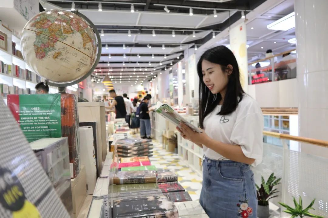 向优秀青年看齐,向优秀的人才们看齐的表现