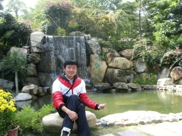 向优秀青年看齐,向优秀的人才们看齐的表现