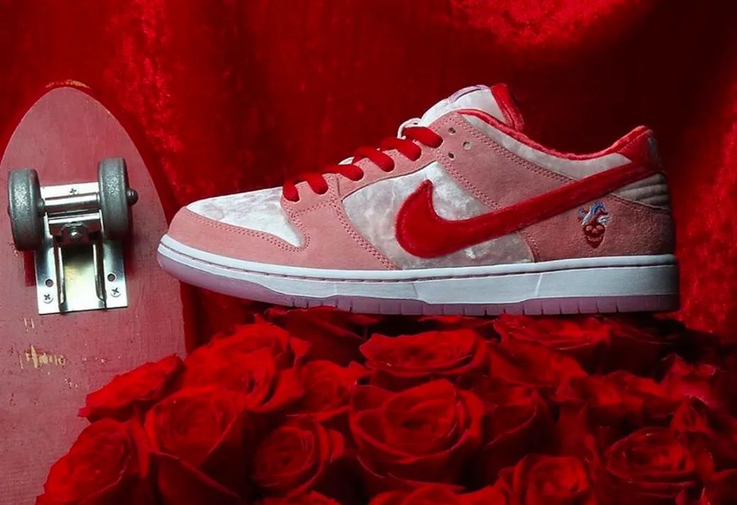 dunk新款冰雪奇缘,dunk冰雪奇缘买大一码