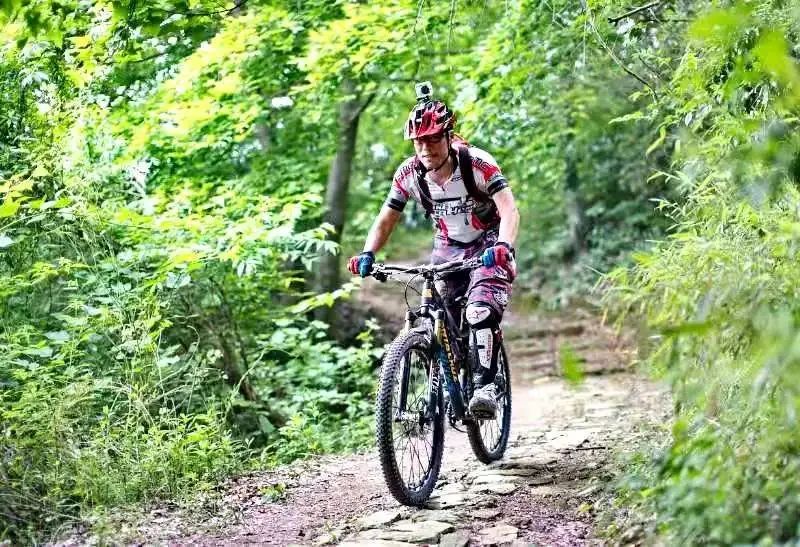 不同年龄段车友骑什么车,全国车友都骑什么