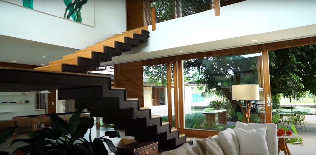 内马尔跨年狂欢派对,内马尔有多少豪宅