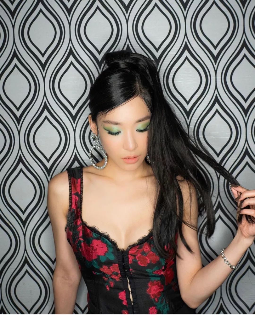 钻石美貌,欧化了TiffanyYoung真像韩艺瑟和徐睿知的合体