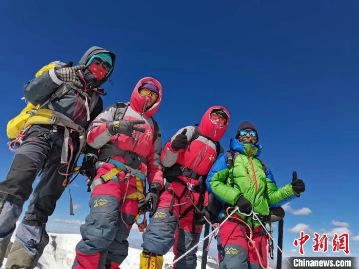 从“雪狼”到“战狼”一名珠峰高程测量向导的士兵突击