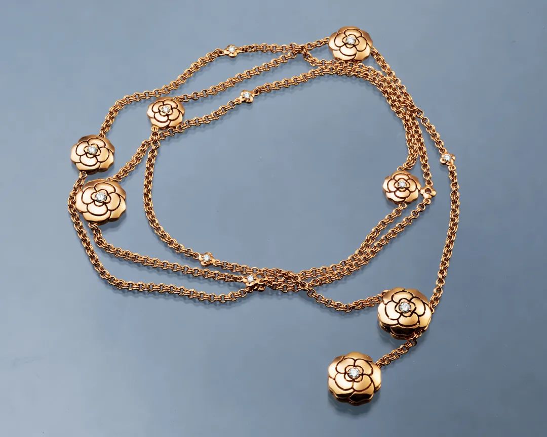 没有女人能拒绝一辆豪车,没有女人能拒绝香水