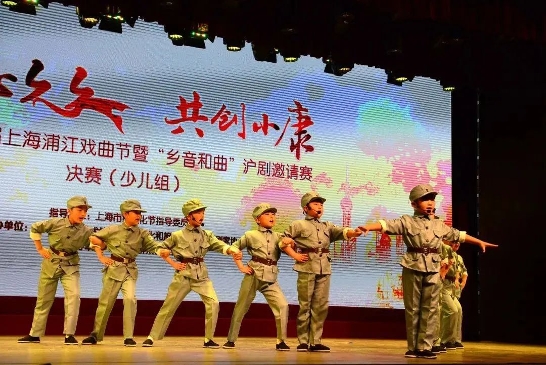 15平多功能书房兼客房一体,城市书房各有特色