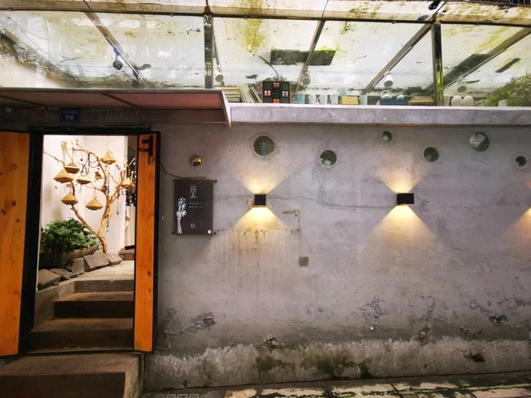 宽窄巷子附近有一条什么街,宽窄巷子旁边的小巷子